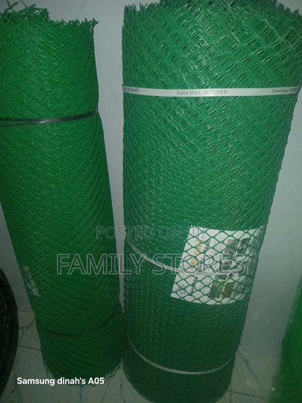 Plastic Poultry Mesh 25m Roll Green Uv Chicken Coop - thumbnail 2