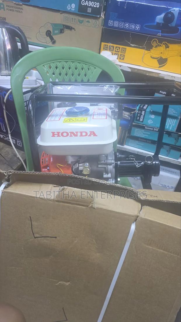 Honda Complete Concrete Vibrator /