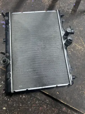 Nissan Tiida Radiator