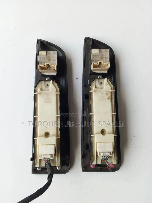 Toyota Voxy/Noah 2004 Main Door Switch - thumbnail 2