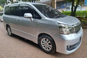 Toyota Voxy 2012 Silver