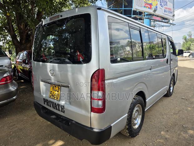 Toyota HiAce 2010 Silver - thumbnail 3