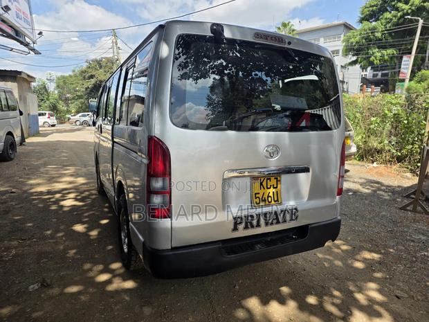 Toyota HiAce 2010 Silver - thumbnail 6