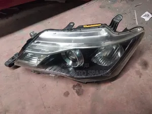 Fielder 161 Headlight Zenon