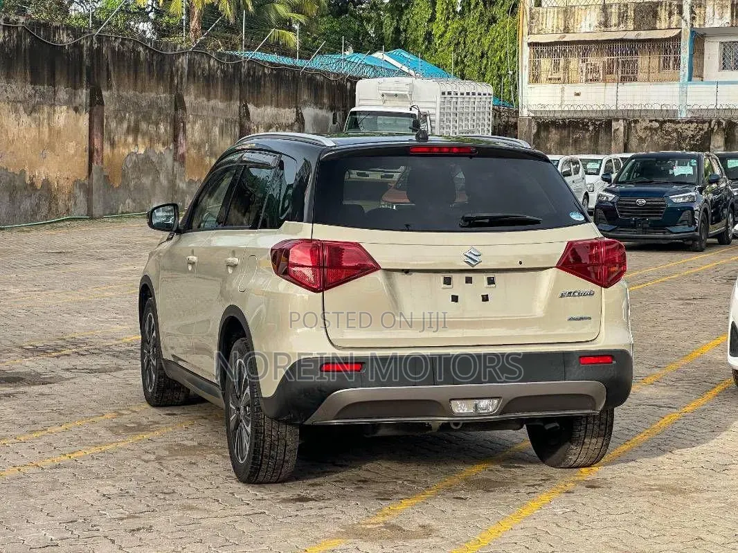 Suzuki Escudo 2022 Beige