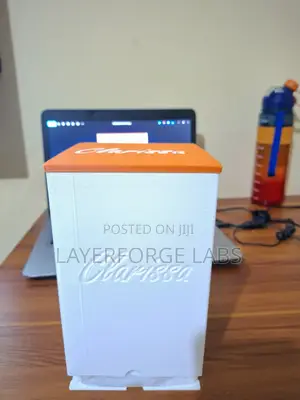 Clarissa Pad Dispenser