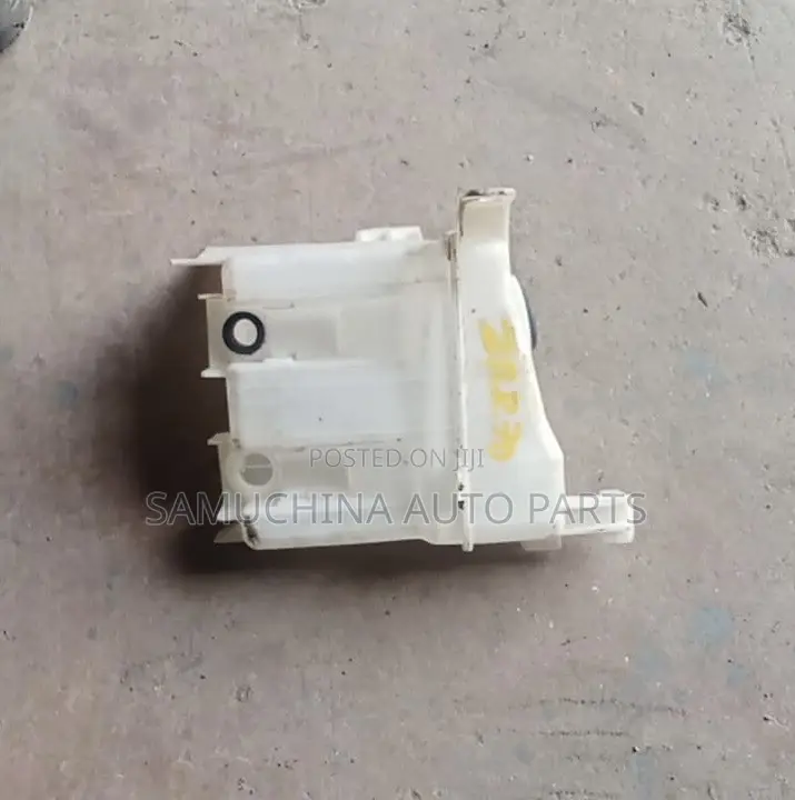 Washer Bottle Toyota Voxy Zrr70
