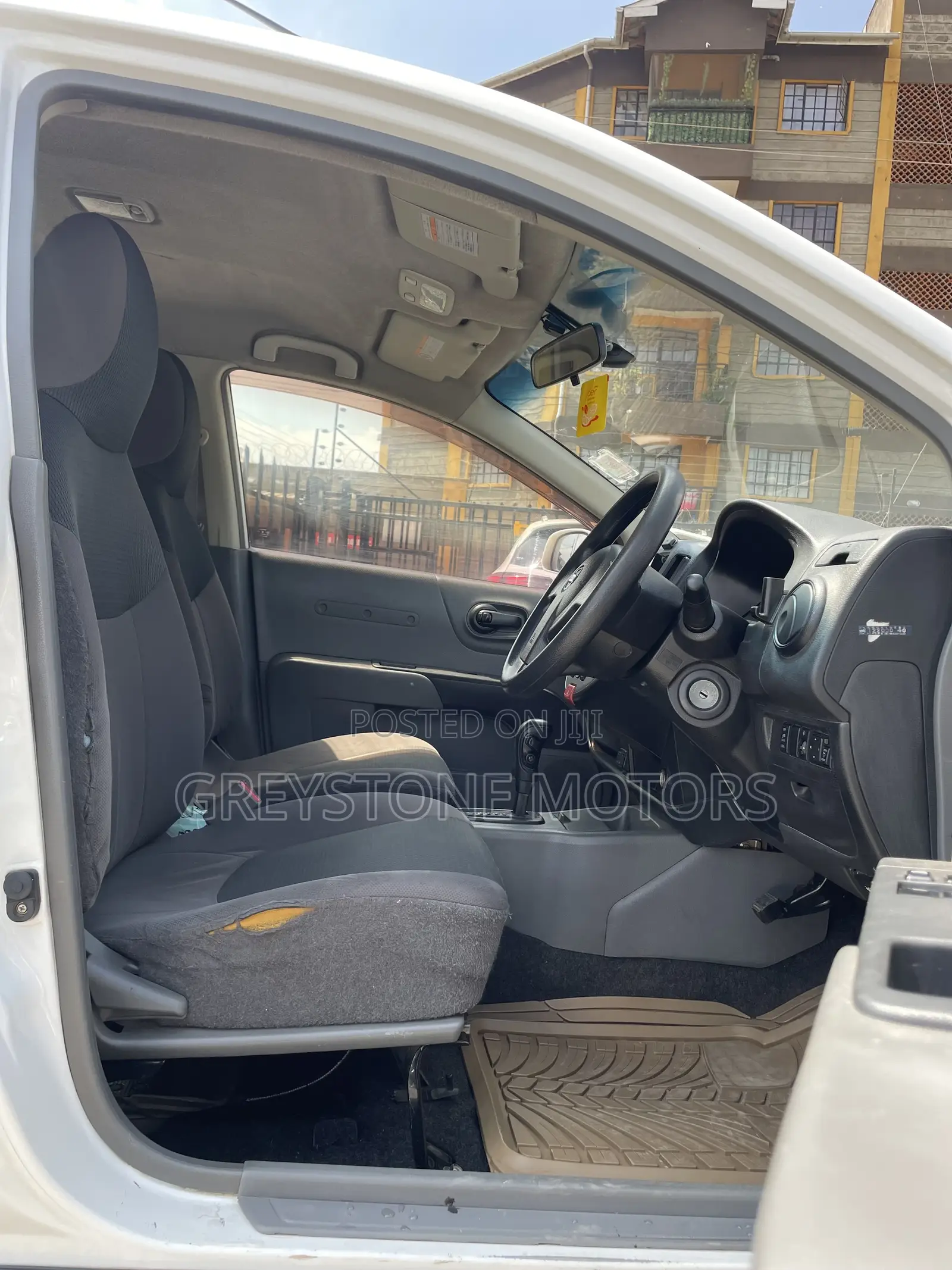 Nissan Advan 2015 White