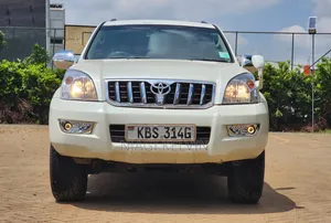 Toyota Land Cruiser 2005 White