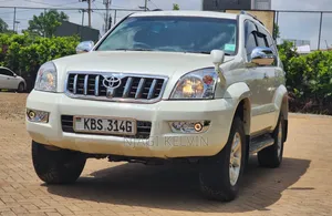 Toyota Land Cruiser 2005 White