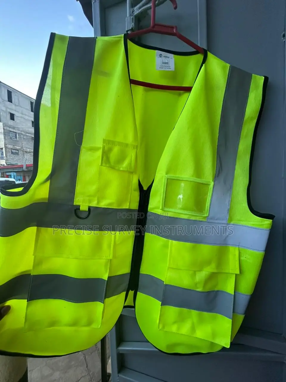 Utility Pocket Safety Vest For Construction Projects