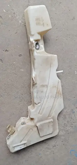 Washer Reservoir Tank Nissan Navara