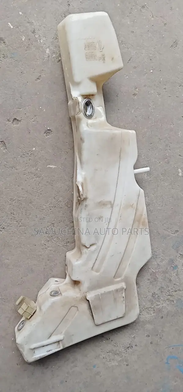 Washer Reservoir Tank Nissan Navara