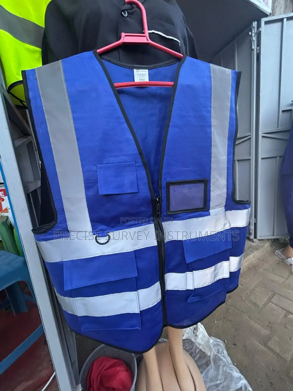 Professional Reflective Utility Vest For Daily Operations