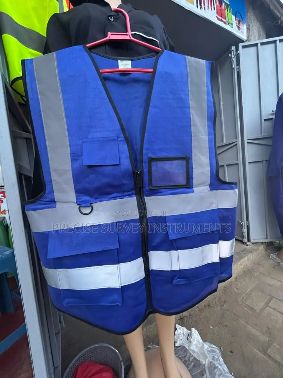 Industrial Safety Reflector Vest With Multiple Storage Zones