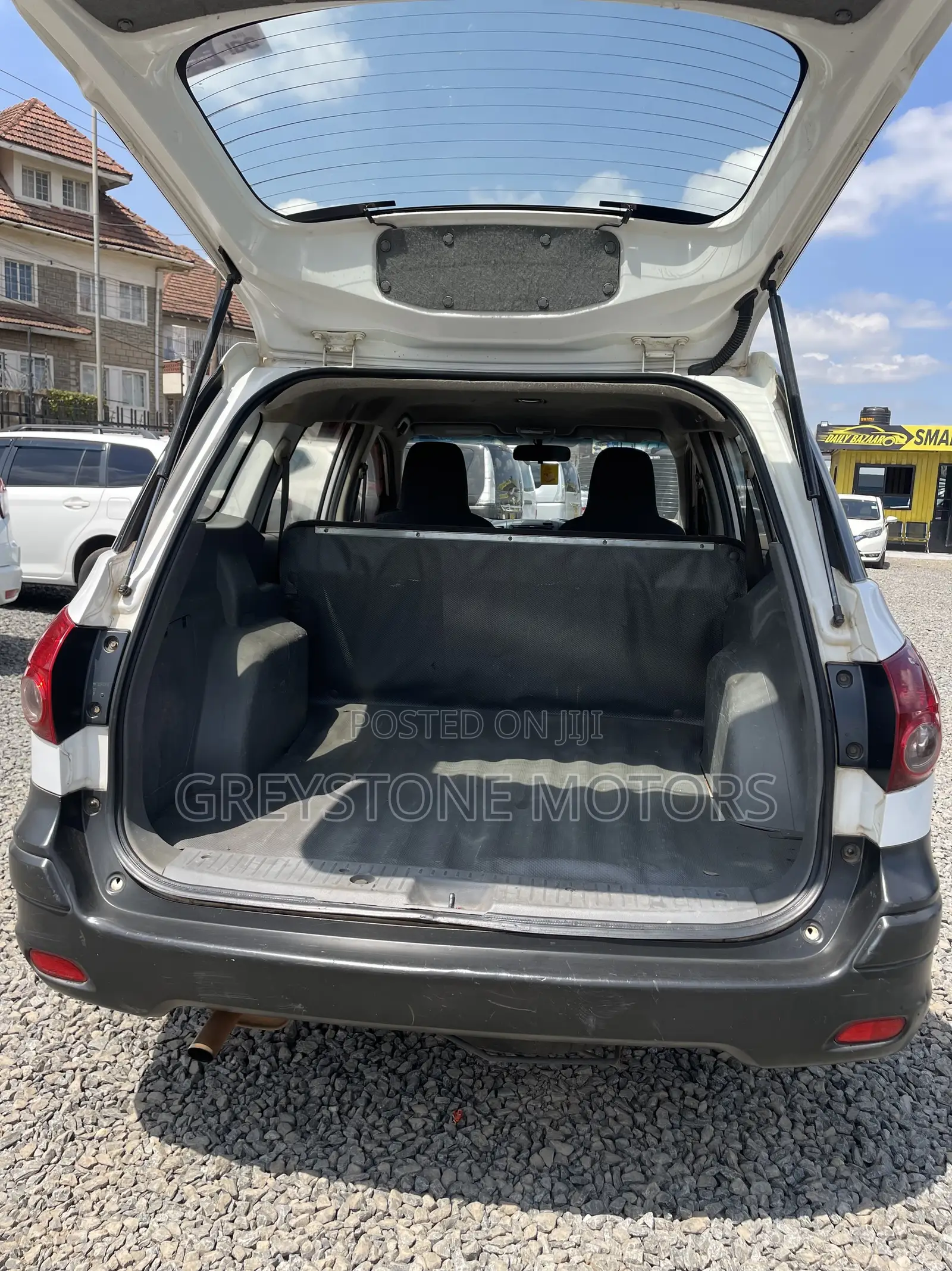 Nissan Advan 2015 White