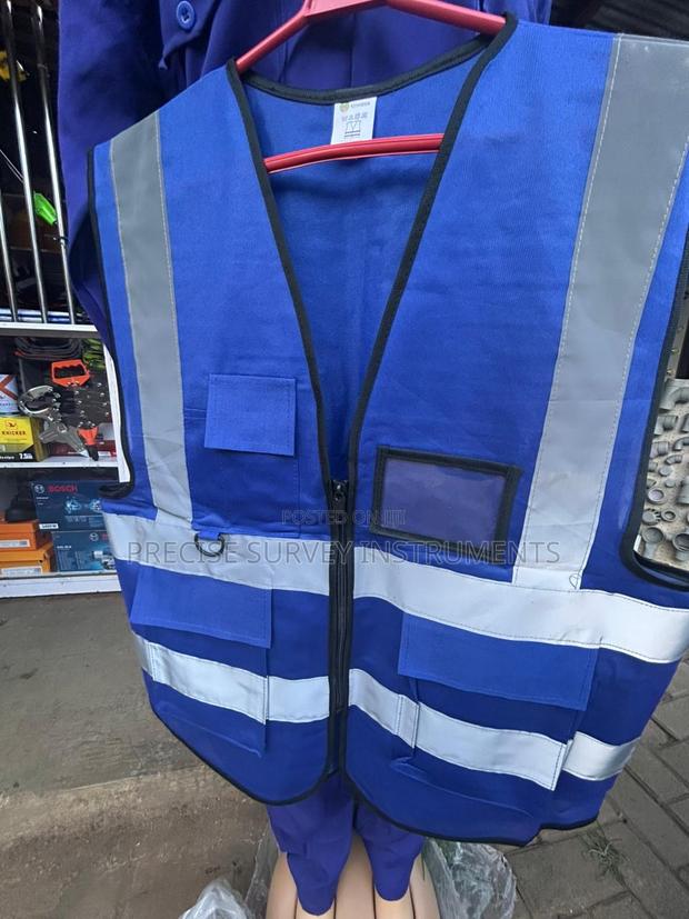 Contractor Safety Vest With Reflective Visibility Design