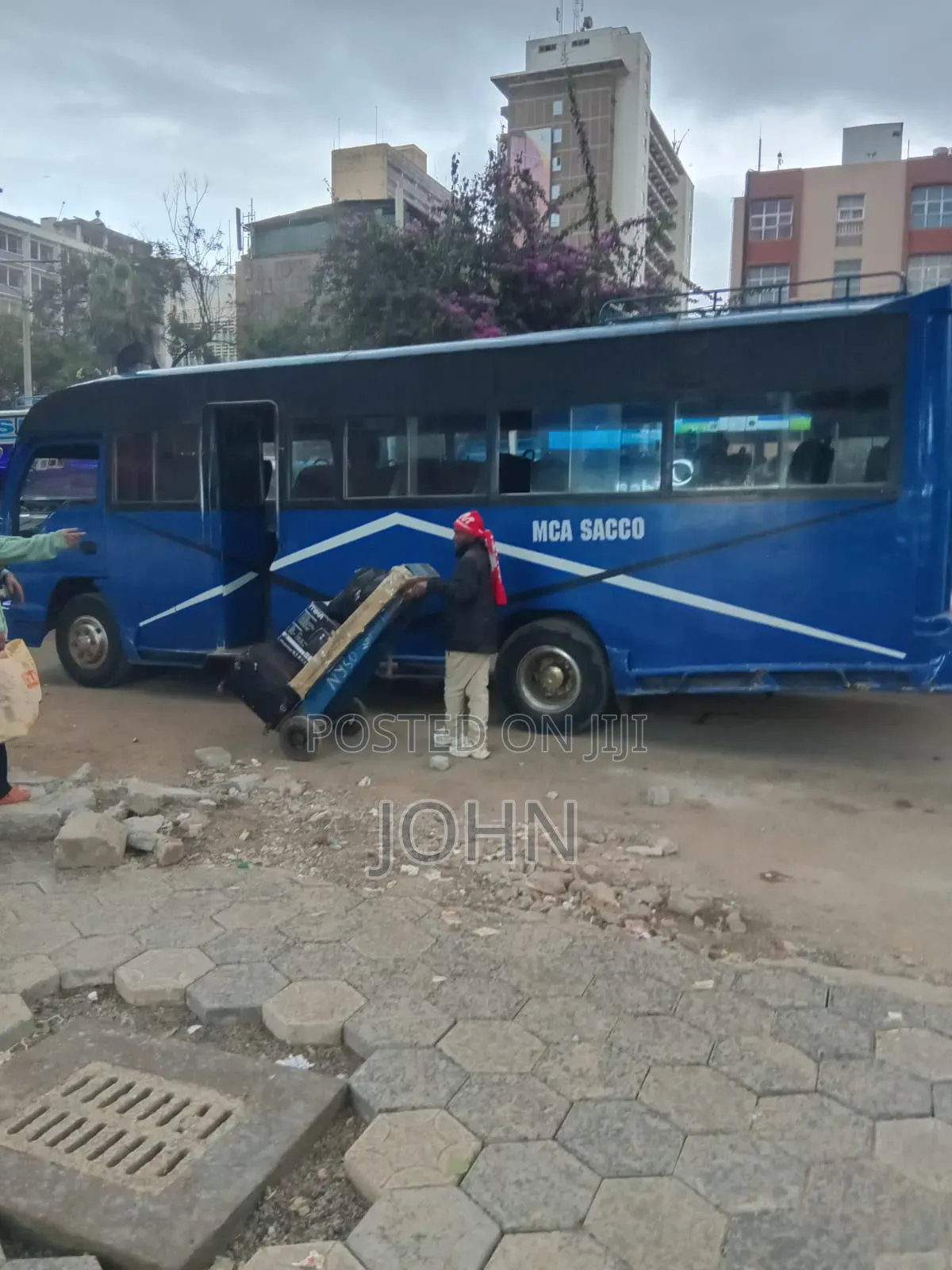 Isuzu NQR 2017 Blue