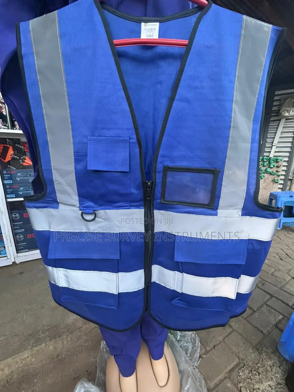 Reflective Utility Vest With Enhanced Storage Capacity