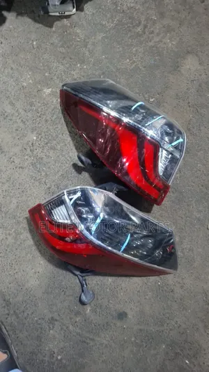 Honda Fit Shuttle 2017 Backlights