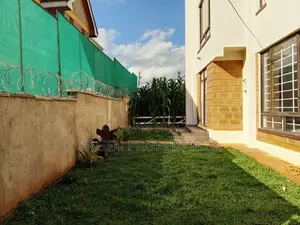 4bdrm Townhouse/Terrace in Ongata Romgai, Rimpa for sale