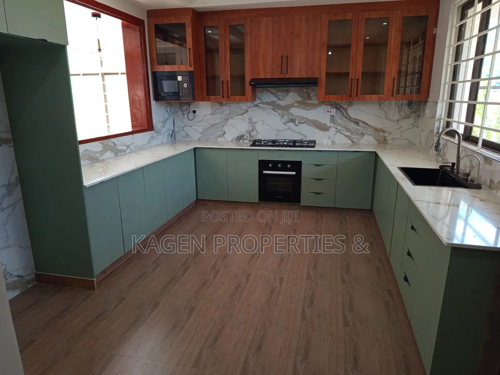 4bdrm Townhouse/Terrace in Ongata Romgai, Rimpa for sale