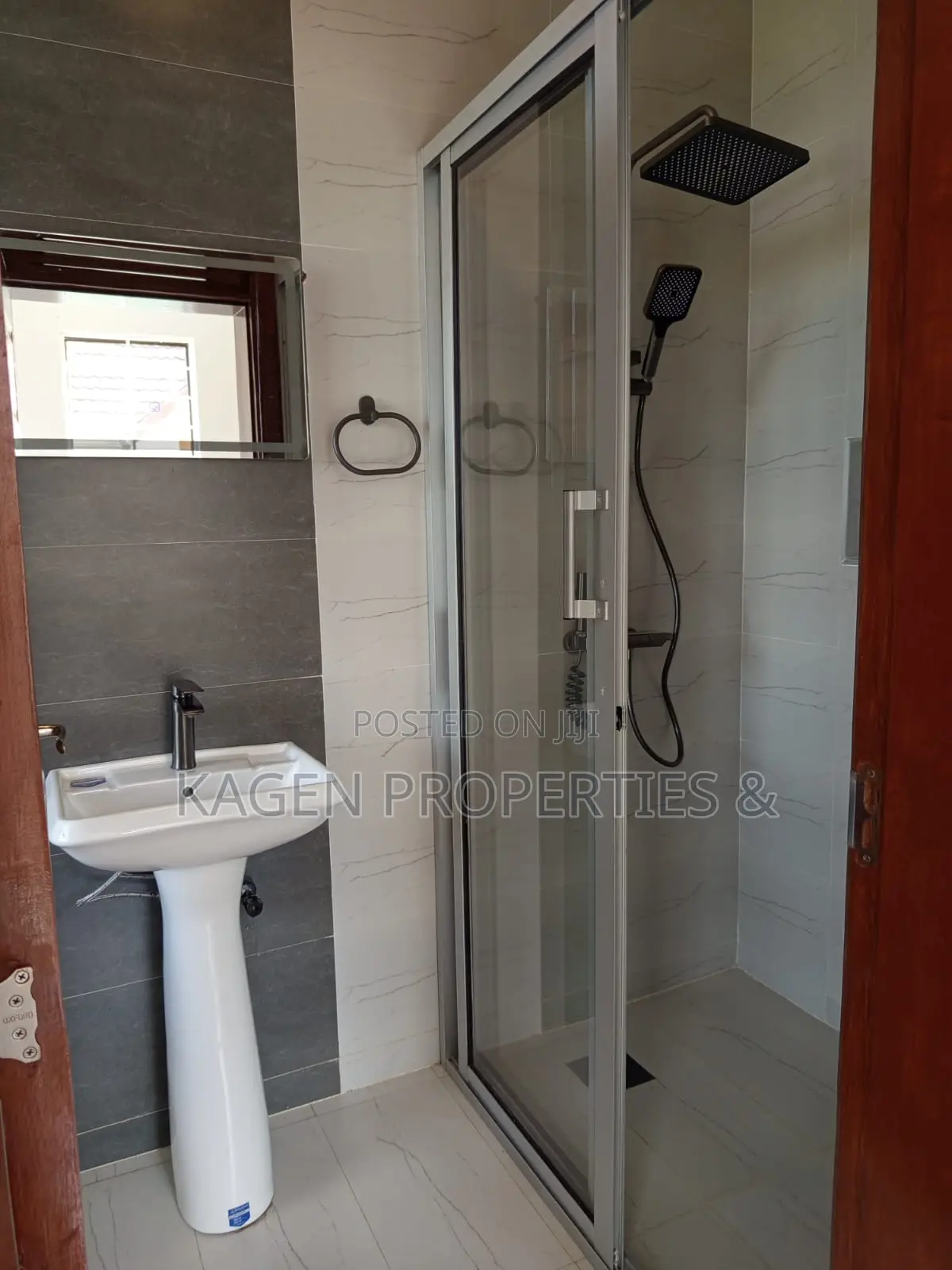 4bdrm Townhouse/Terrace in Ongata Romgai, Rimpa for sale