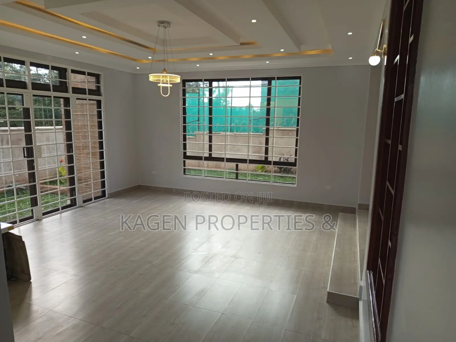 4bdrm Townhouse/Terrace in Ongata Romgai, Rimpa for sale