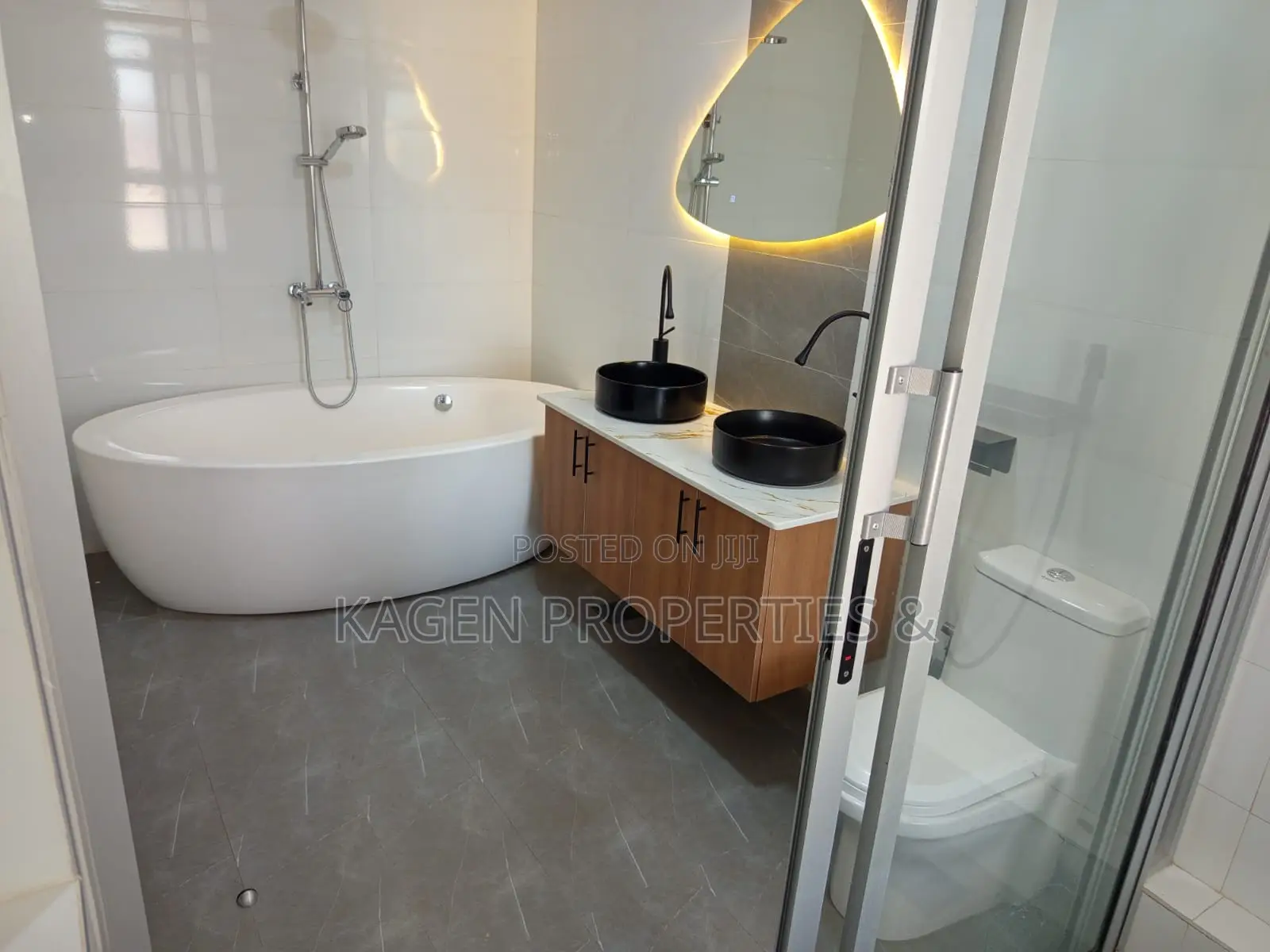 4bdrm Townhouse/Terrace in Ongata Romgai, Rimpa for sale