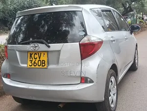 Toyota Ractis 2012 Silver