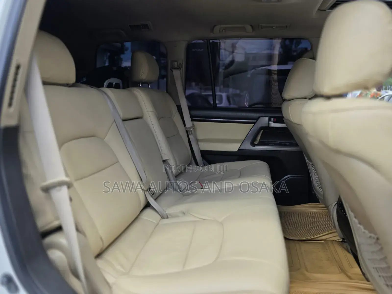 Toyota Land Cruiser 2010 Pearl