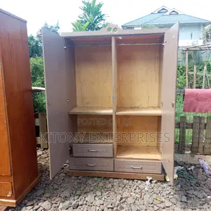 Modern Wooden Wardrobe With Drawers