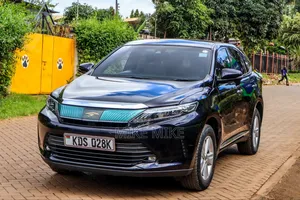 Toyota Harrier 2.0 2017 Black