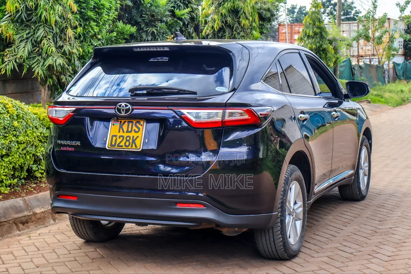 Toyota Harrier 2.0 2017 Black