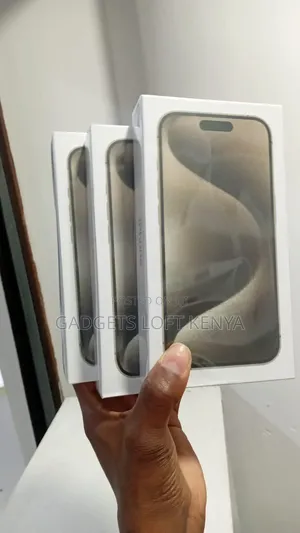New Apple iPhone 15 Pro Max 256 GB Silver