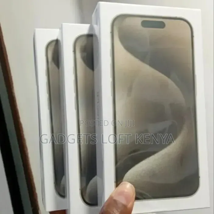 New Apple iPhone 15 Pro Max 256 GB Silver