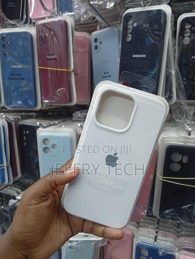iPhone 13 Pro Soft-Touch Exterior Matte Finish-White - thumbnail 2