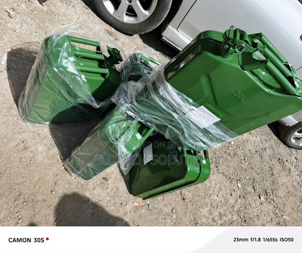 Leak-Proof 20l Metal Fuel Container - thumbnail 2