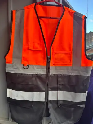 Reflective Work Vest With Advanced Utility Pocket Layout