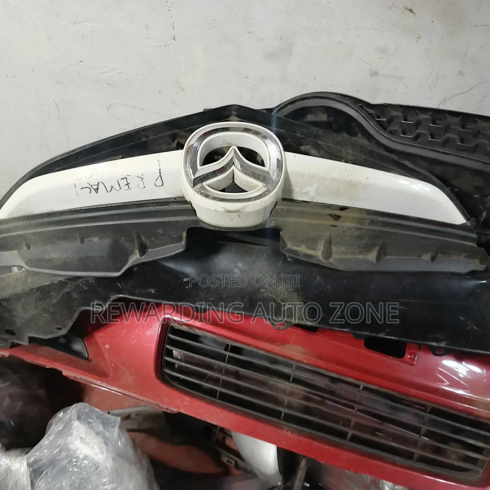 Mazda Premacy 2008 Grille.