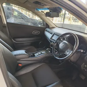 Honda Vezel 2019 White