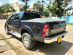 Toyota Hilux 2006 Blue