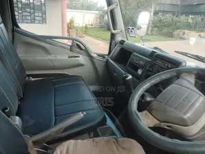 Mitsubishi Canter 2006 Yellow