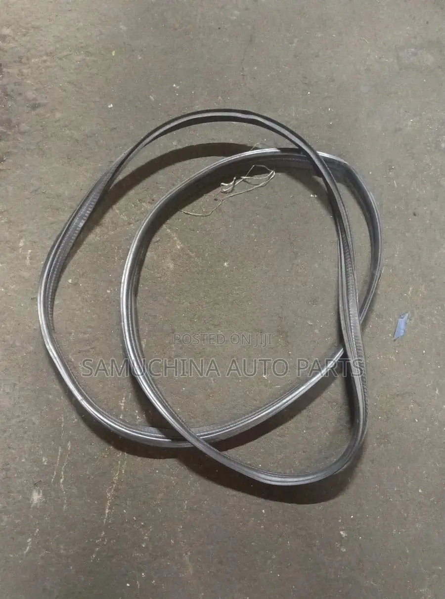 Boot Rubber Nissan Tiida Sc11