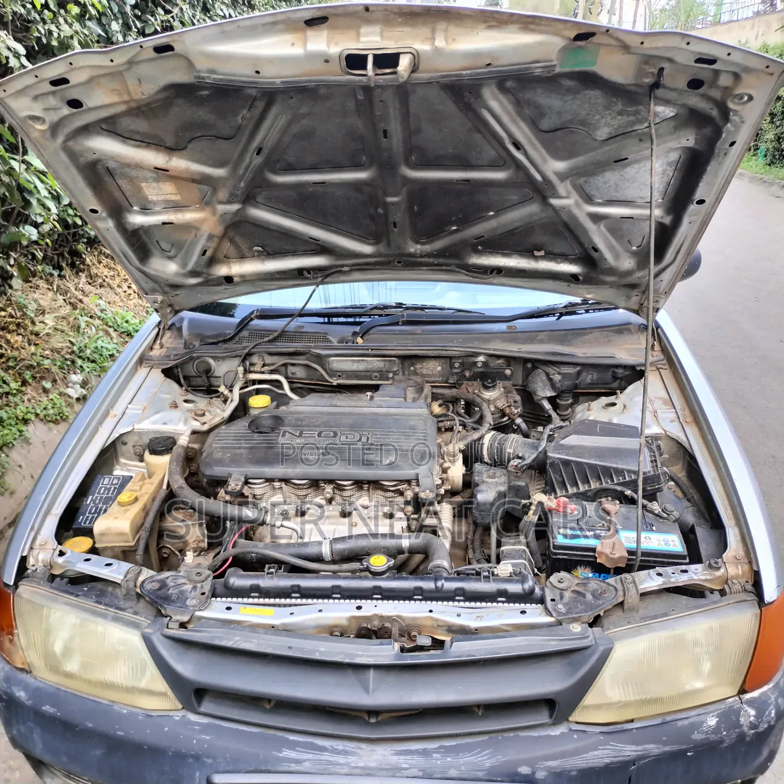 Nissan Advan 2002 Silver
