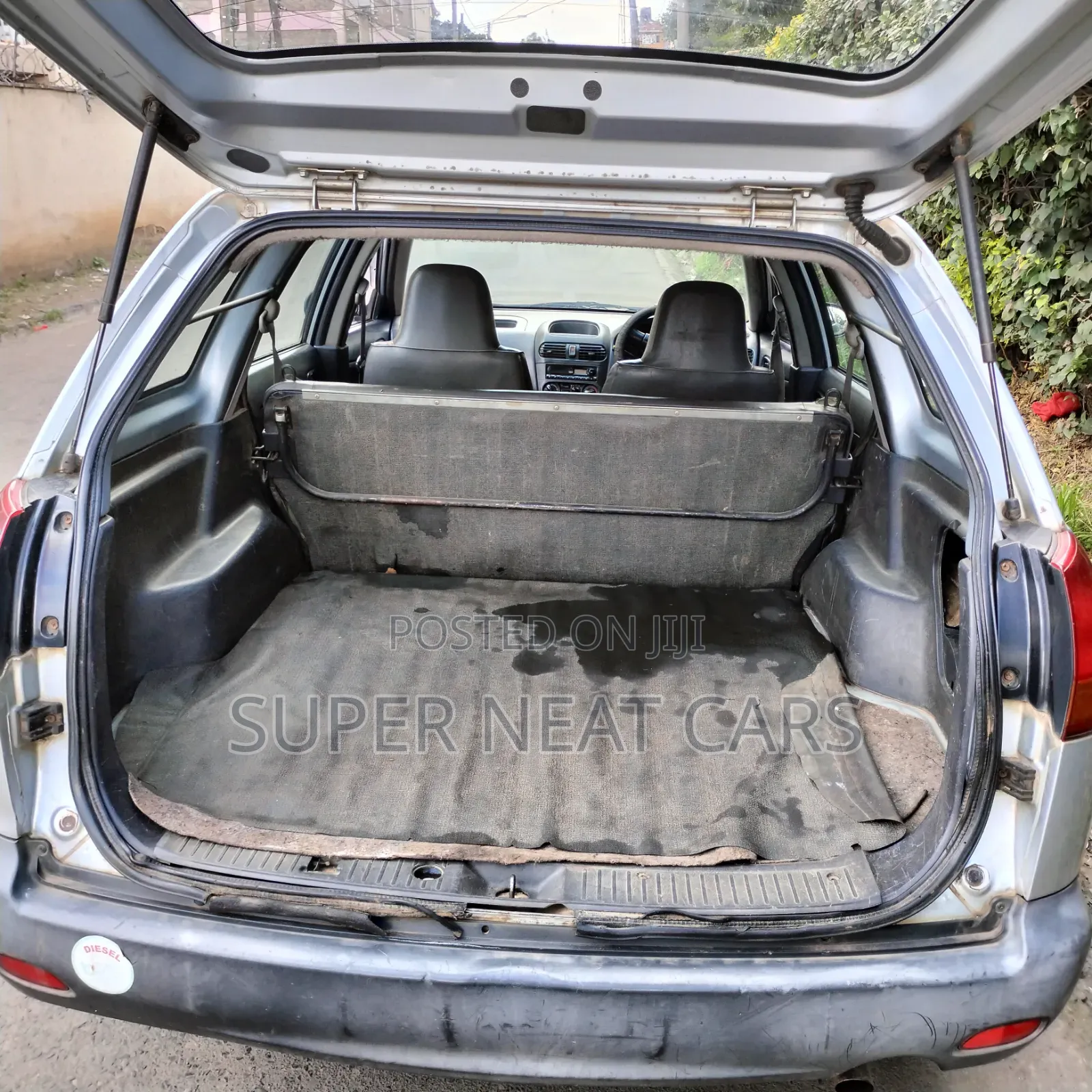 Nissan Advan 2002 Silver