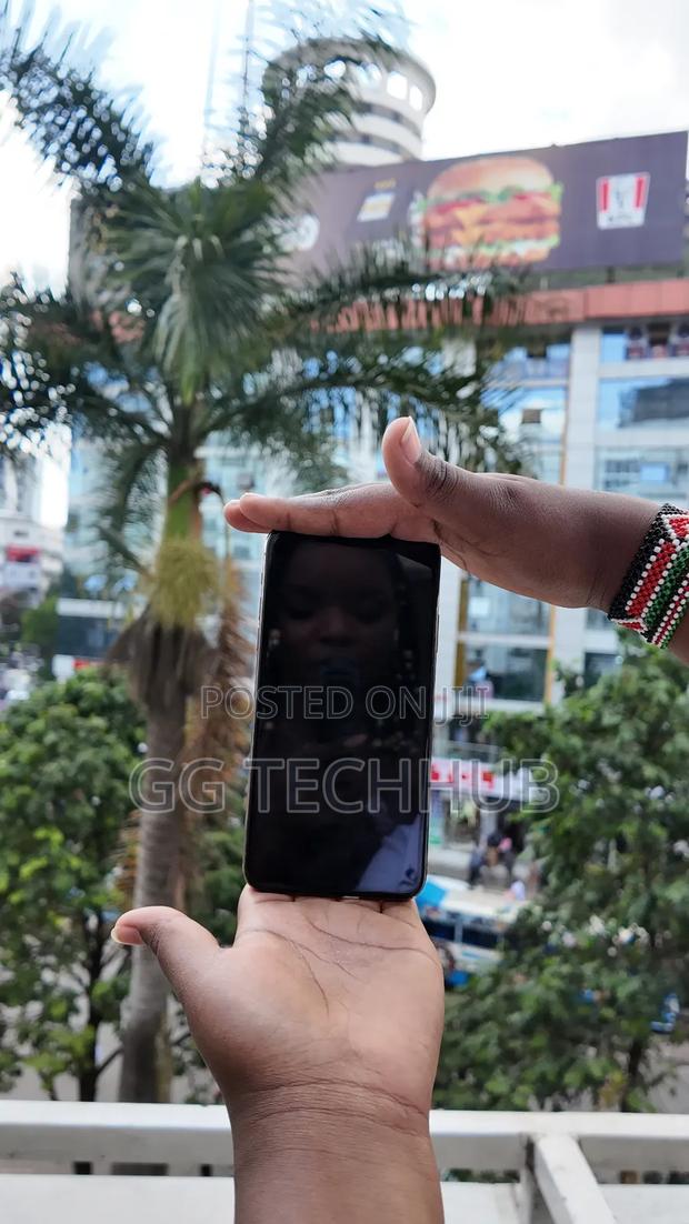 Apple iPhone 11 Pro Max 256 GB Gold - thumbnail 3
