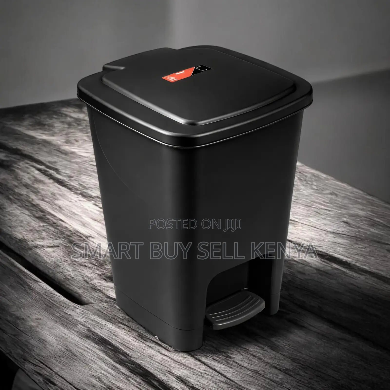 Smooth Operation Office Suitable 30l Hard Plastic Step Pedal Waste Bin