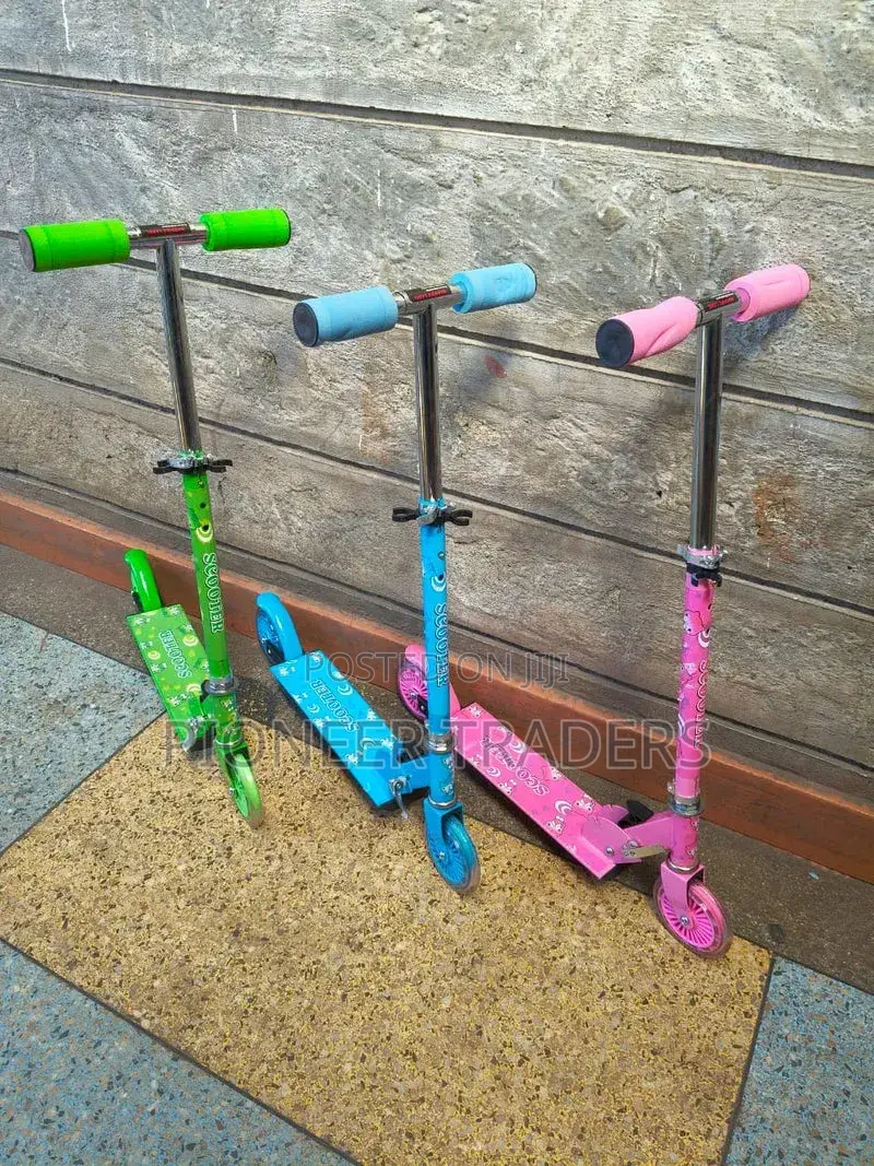 Height Adjustable Kids With 3 Wheeler Scooter