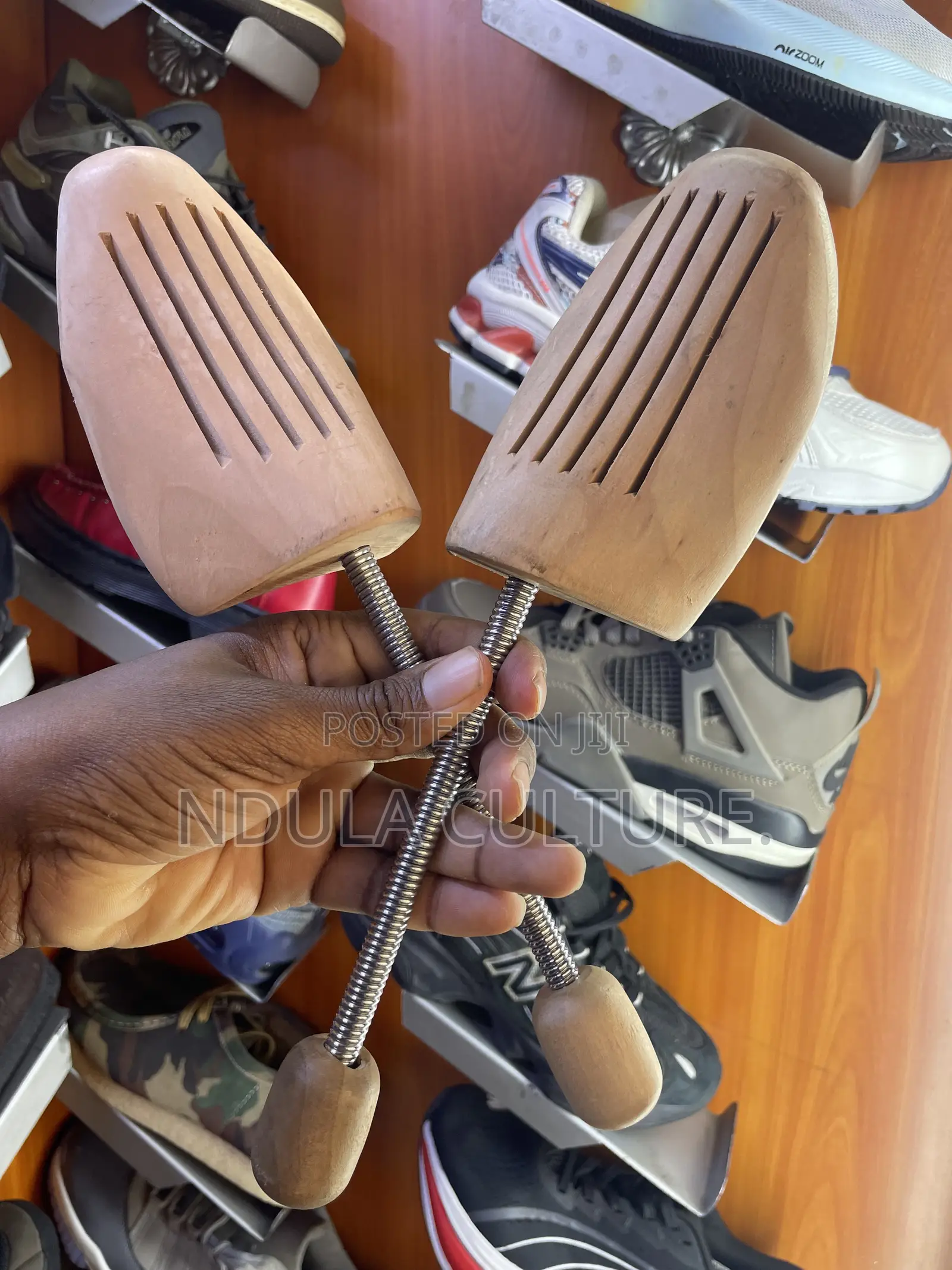 Wooden Shoe Trees ( S-M- L )